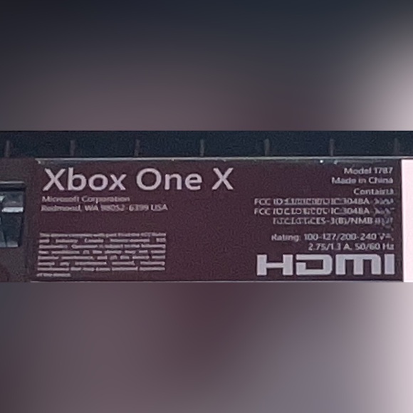 Xbox One X console with power cord - Picture 3 of 5